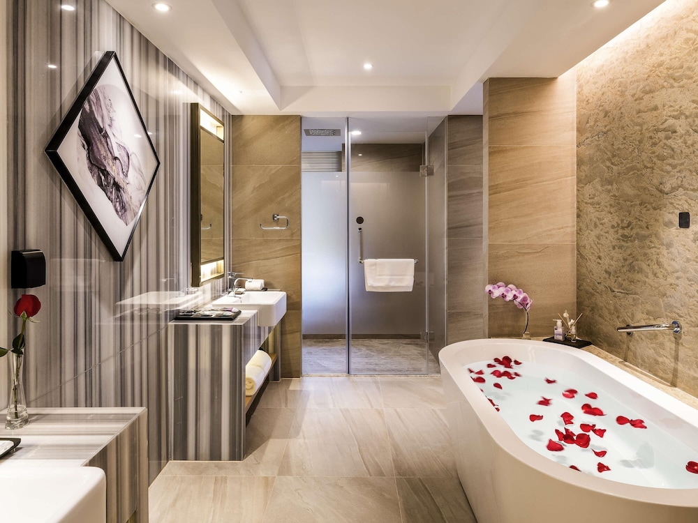 Mercure Chengdu Huapaifang (Opening December 2018) 64/69