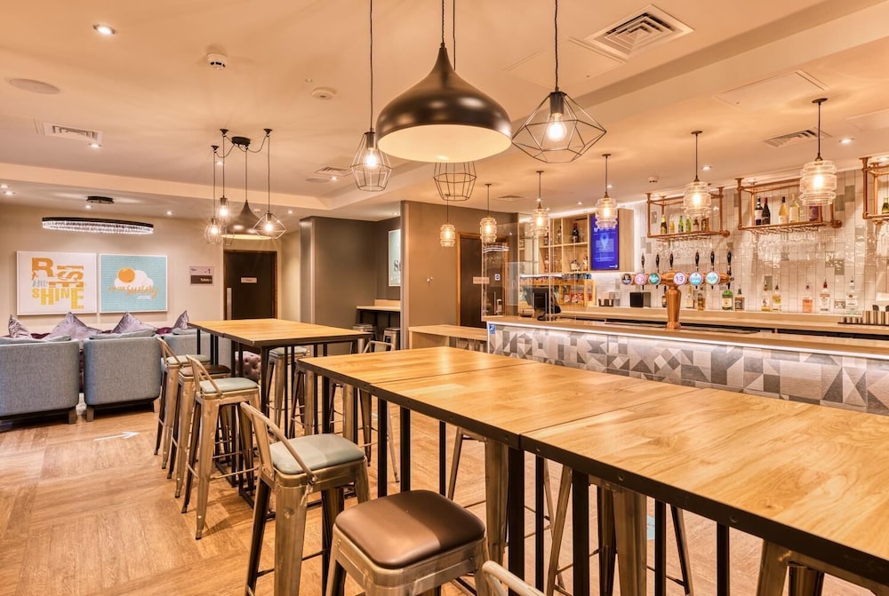 Premier Inn Dublin City Centre (Temple Bar) hotel 25/35