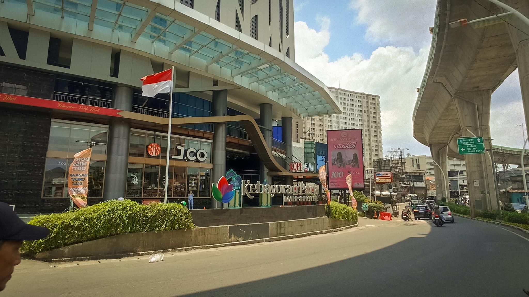 Kebayoran Park Hotel 48/57