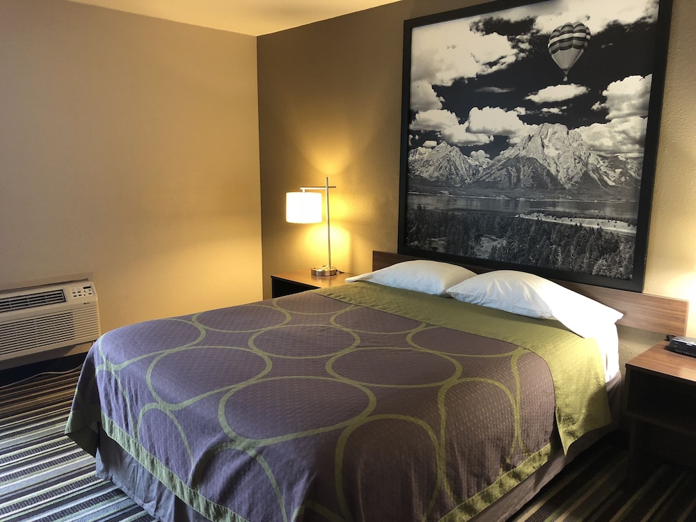 Super 8 by Wyndham Pocatello 7/25
