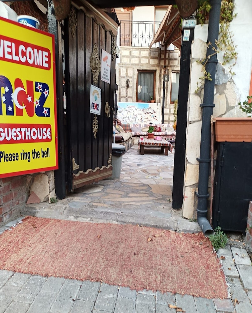 Anz Guesthouse 35/50