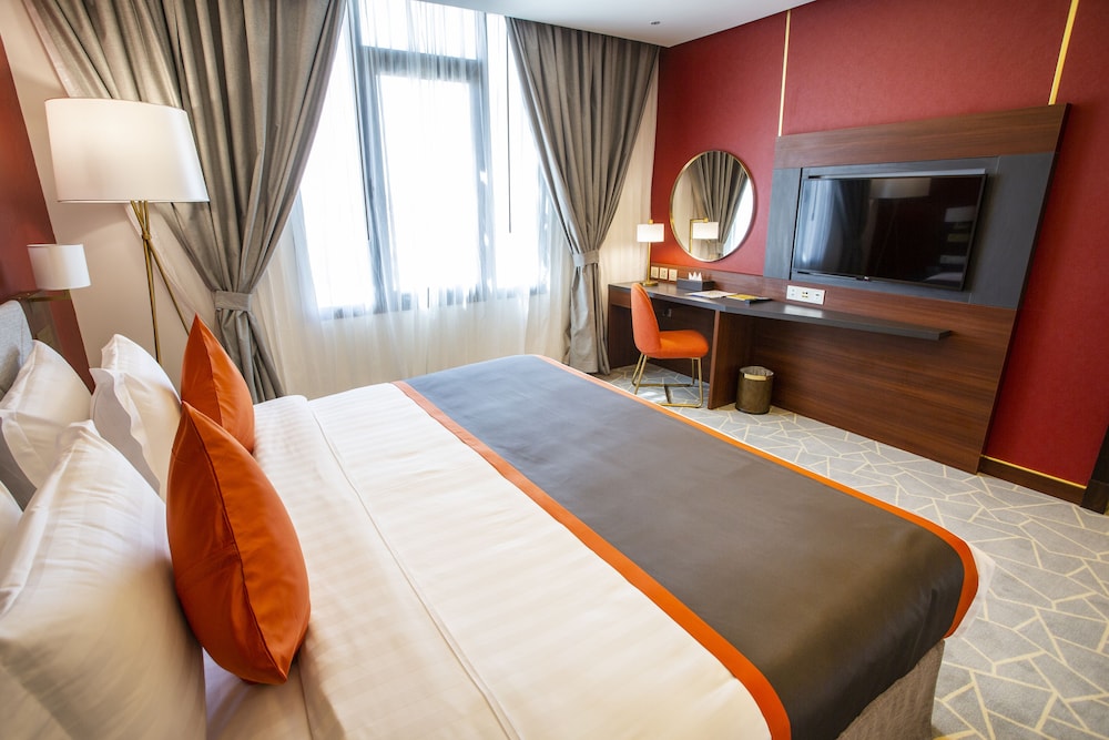 EXECUTIVE, SUITE