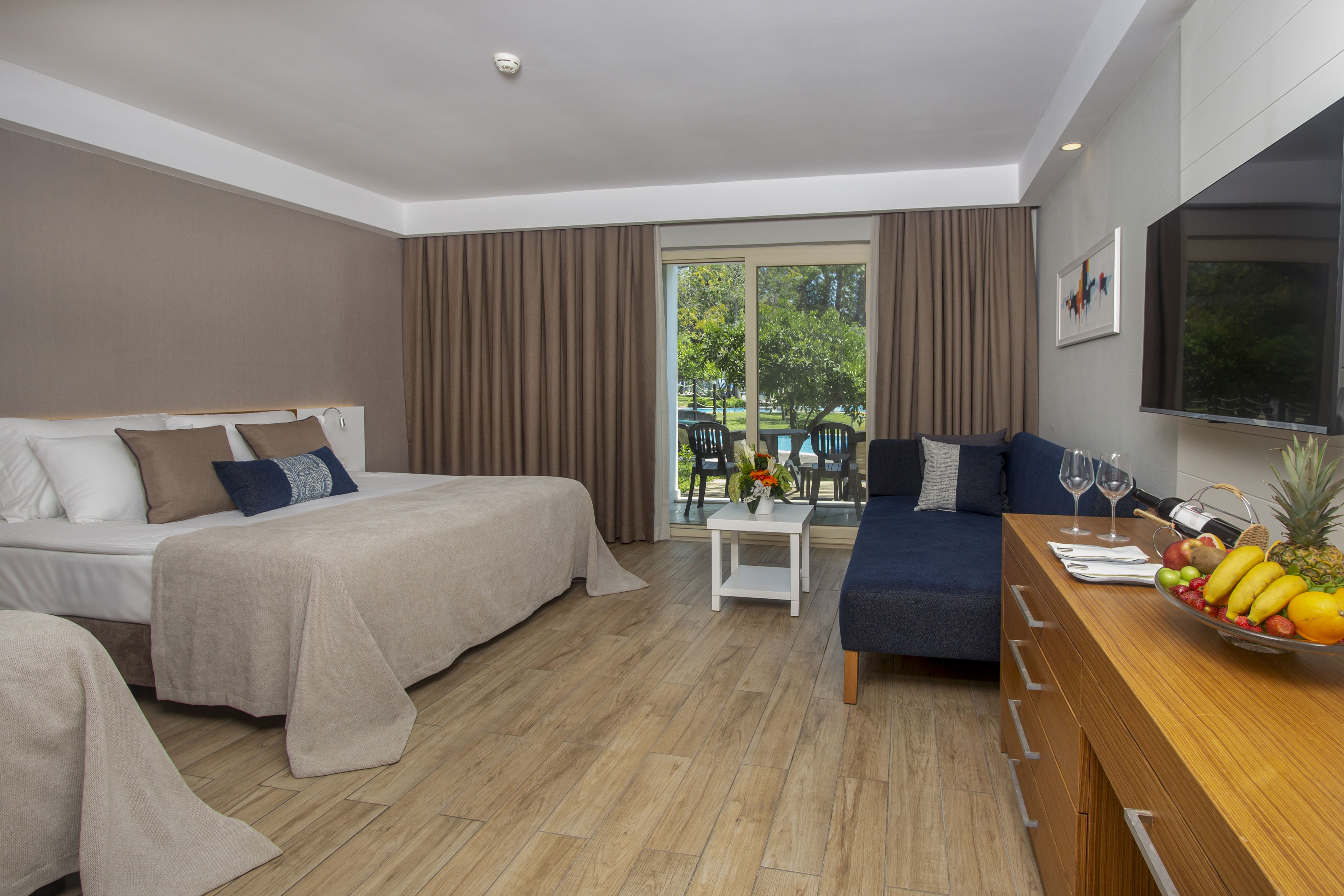 Superior, Double Bed, Lagoon View