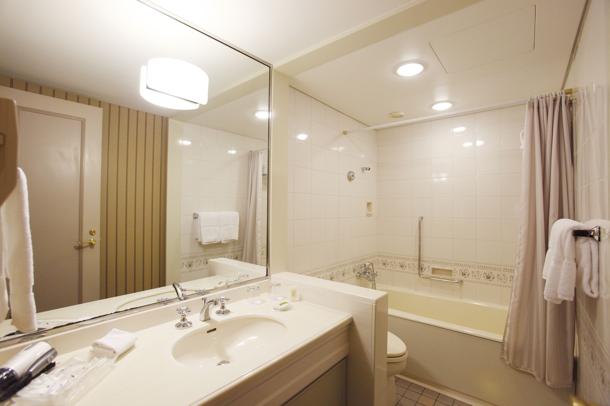 لوفت بسرير نصف مزدوج، Hotel Den Haag 4/4