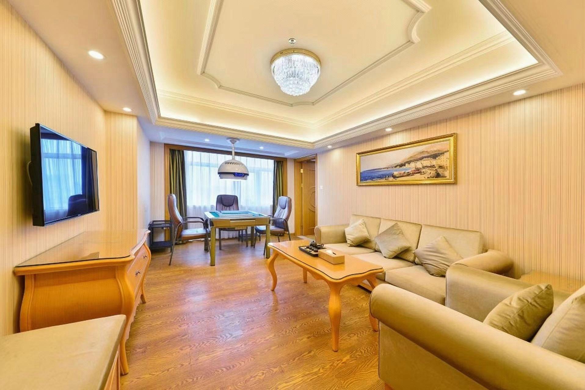 Vienna International Hotel (Shenzhen Fuyong Convention and Exhibition Center) 28/36
