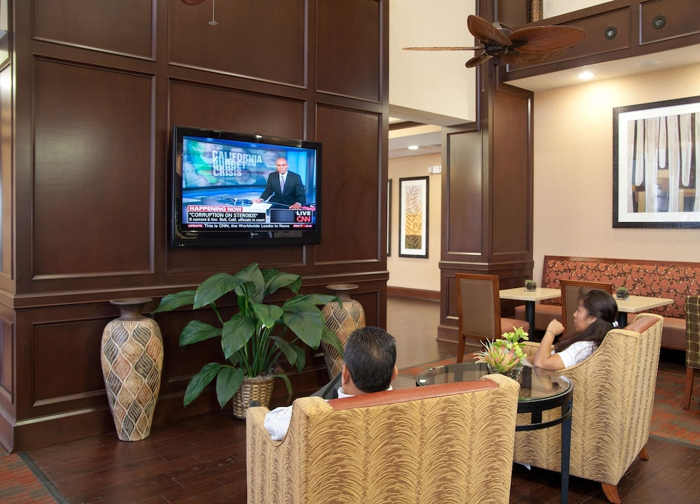 Hampton Inn & Suites New Braunfels 34/66