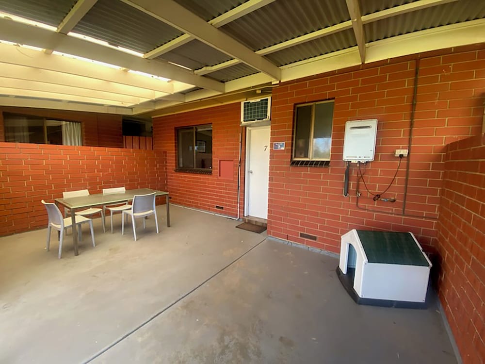 Victor Harbor Holiday & Cabin Park 19/46