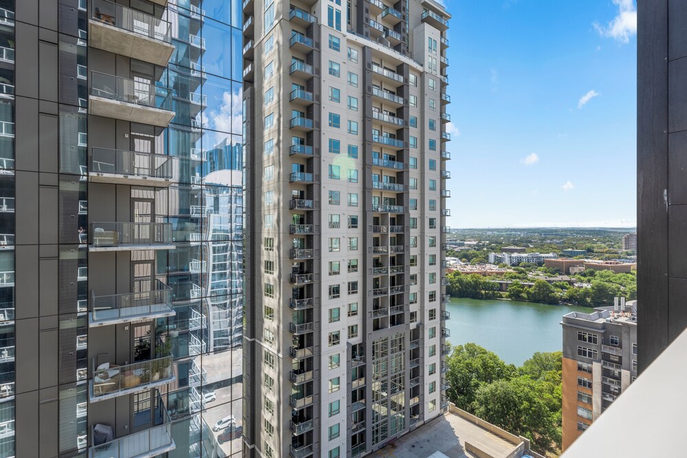 Austin Condo Hotel 2/49