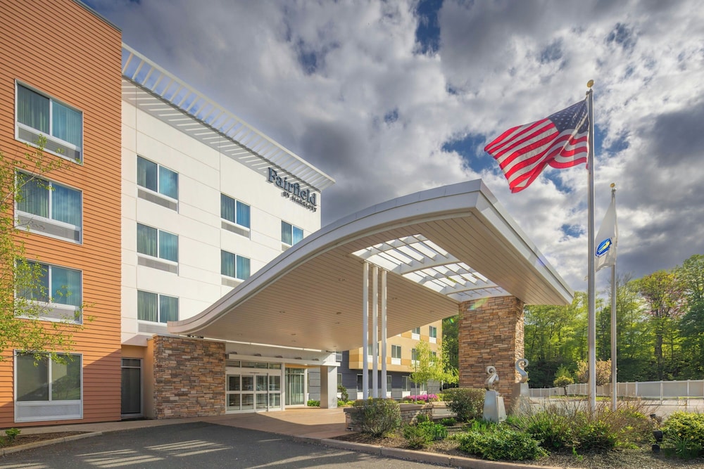 Fairfield Inn Suites Springfield Northampton Amherst 47/52