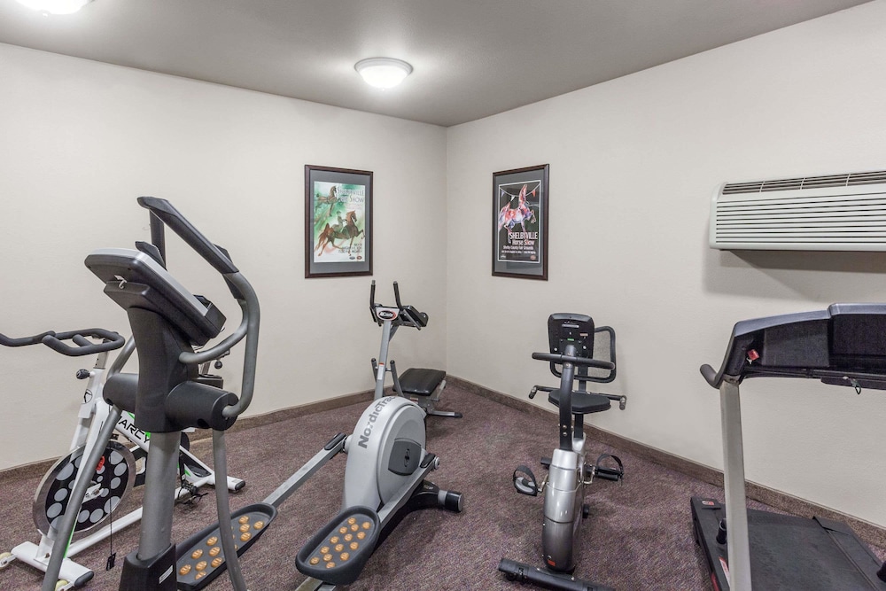 Comfort Inn and Suites Shelbyville KY 28/50