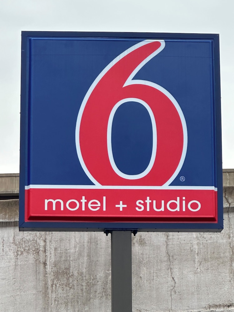 Motel6 Springfield, VA - Washington DC Southwest 8/47