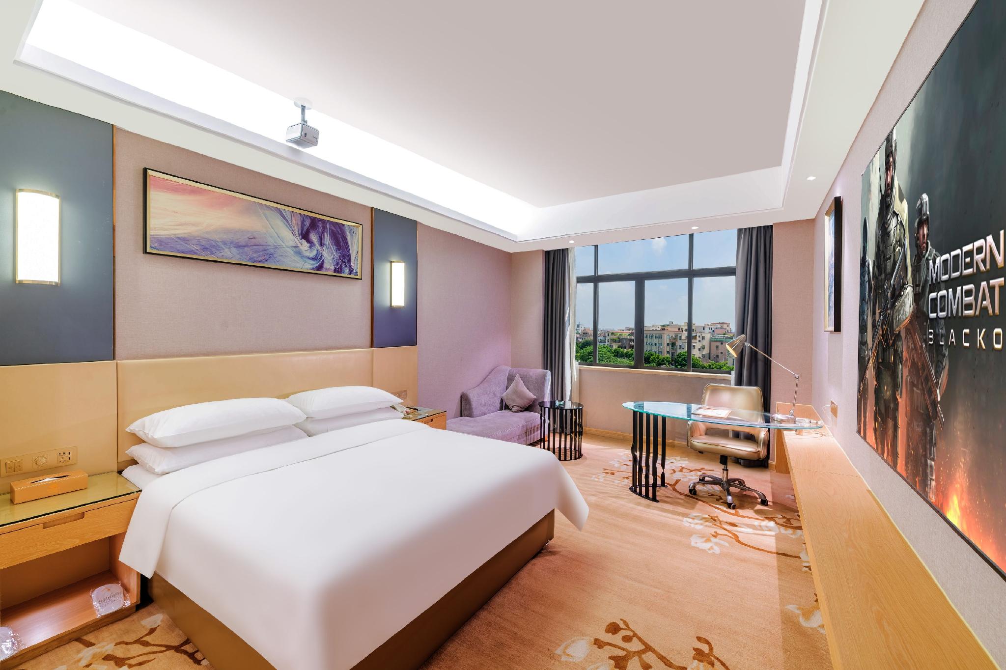 Vienna Hotel (Zhongshan Xiaolan High Speed Railway Station) 33/59