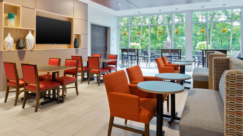 Holiday Inn Express Suites Medina 35/46