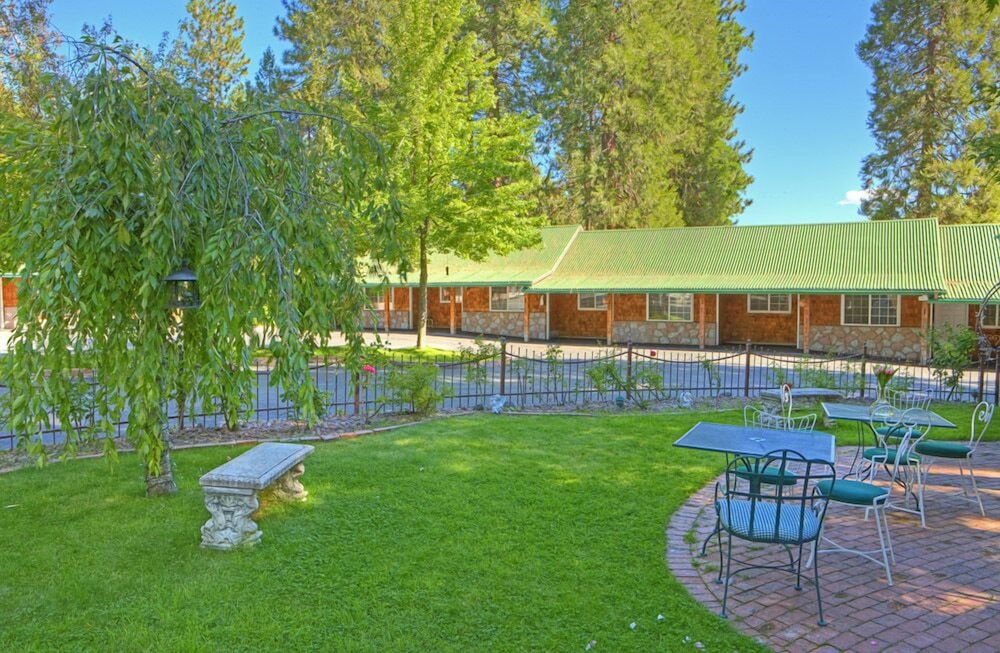 Strawberry Valley Inn 6/38