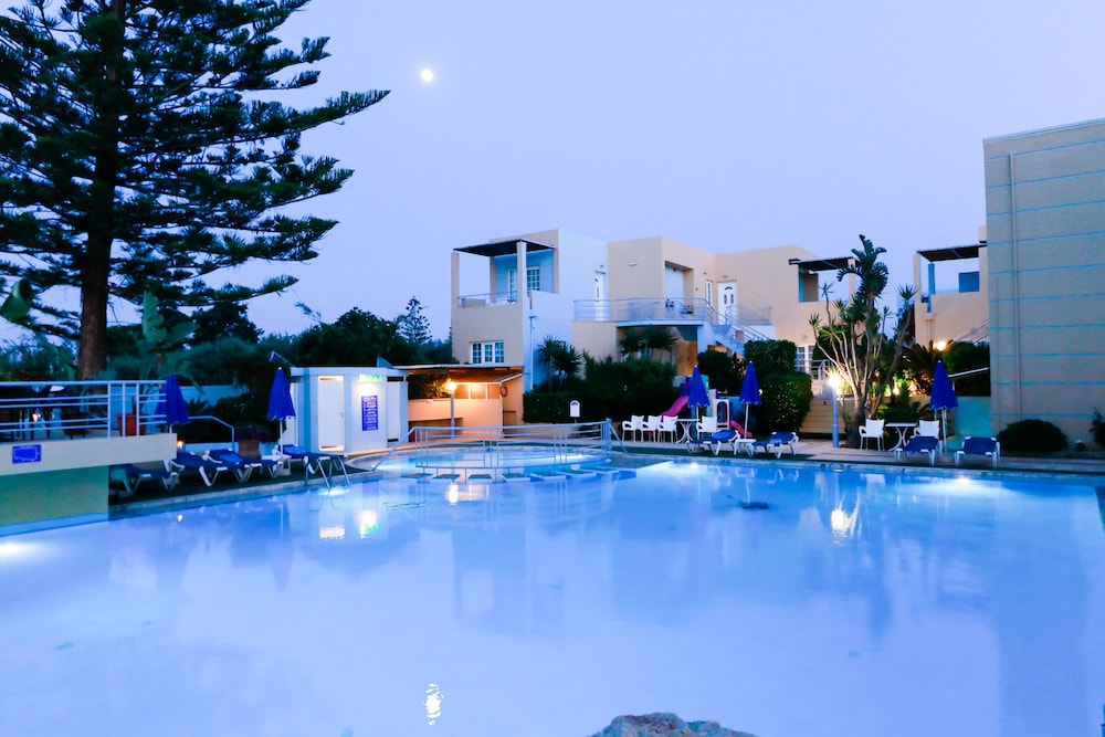 Futura Hotel 8/84