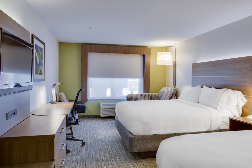 Holiday Inn Express Suites Chickasha 7/35