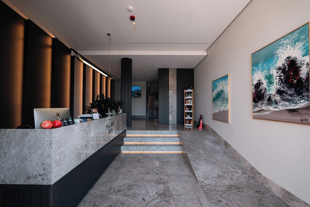 Mazarine Hotel and Restaurant 14/59