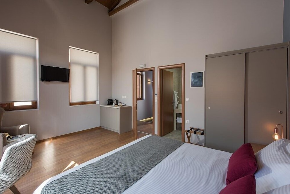 CITY, KING BED
