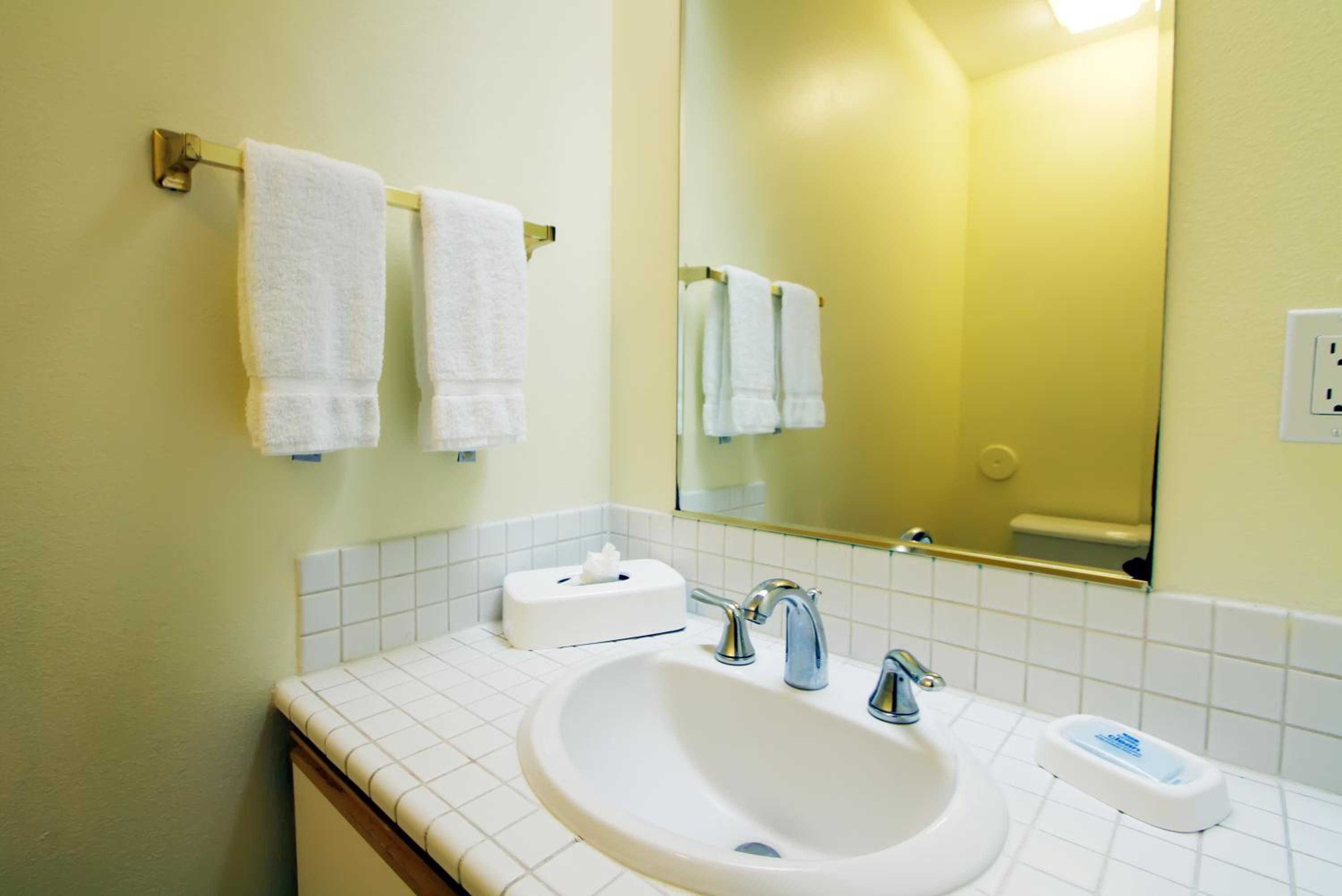 2 BEDROOMS, SUITE