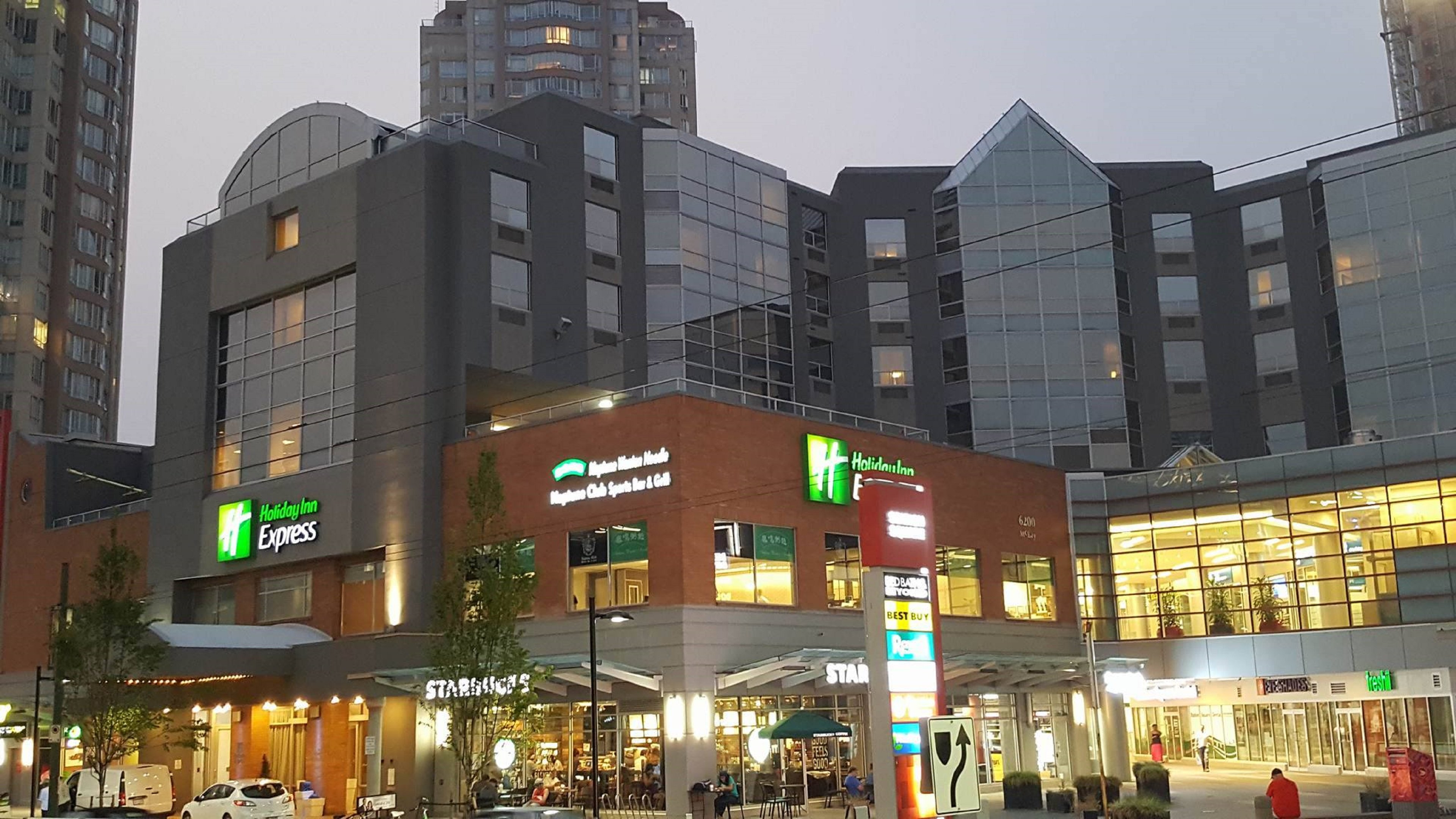 Holiday Inn Express Vancouver Metrotown Burnaby 3/50