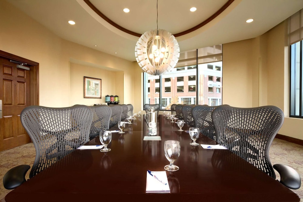 Hilton Garden Inn Baltimore Inner Harbor 27/51