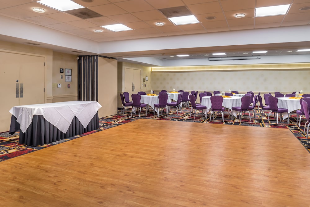 Hawthorne Inn and Conference Center 57/64