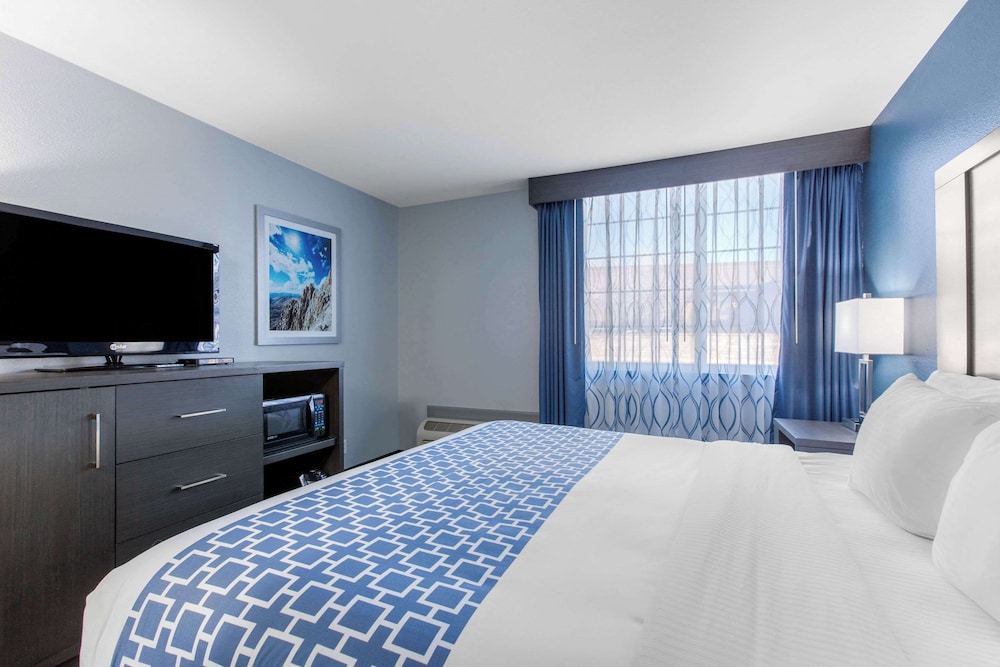 Cielo Hotel Bishop-Mammoth, an Ascend Collection Hotel 11/50