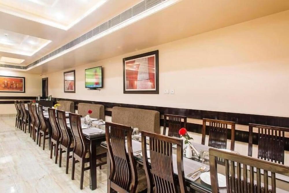 Madhuvan Palace 24/33