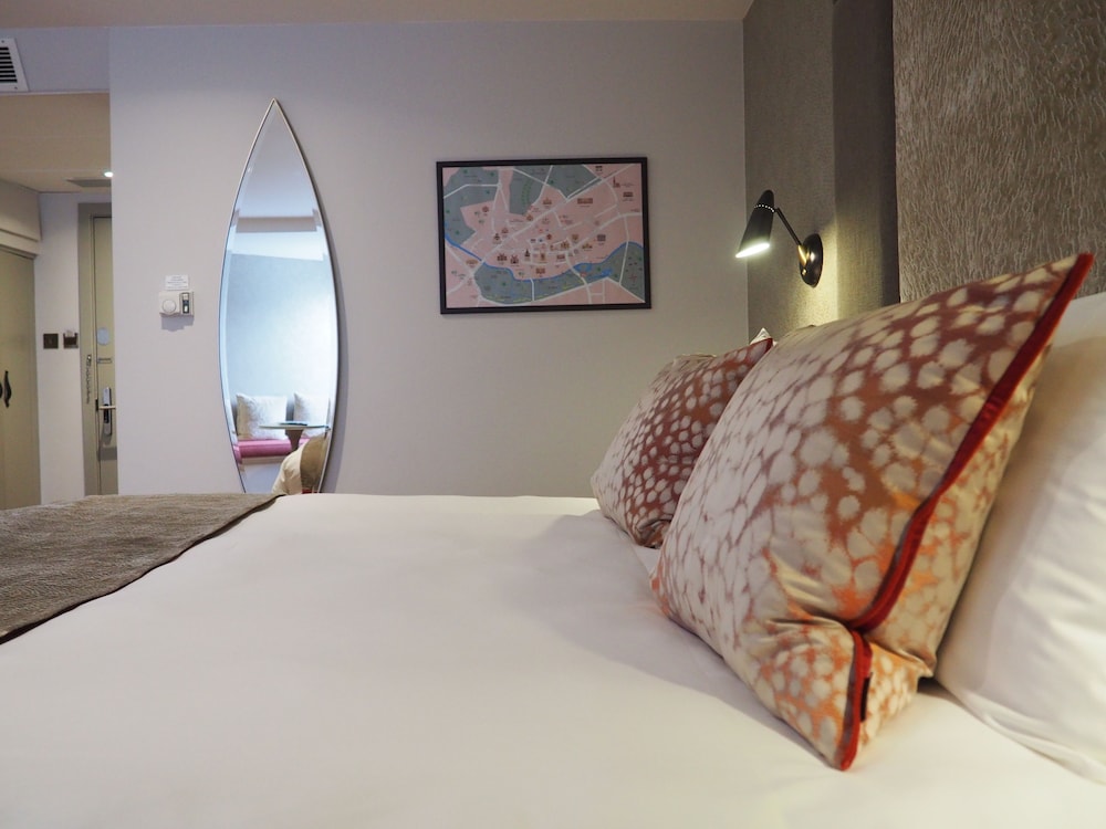 The Gonville Hotel 14/80