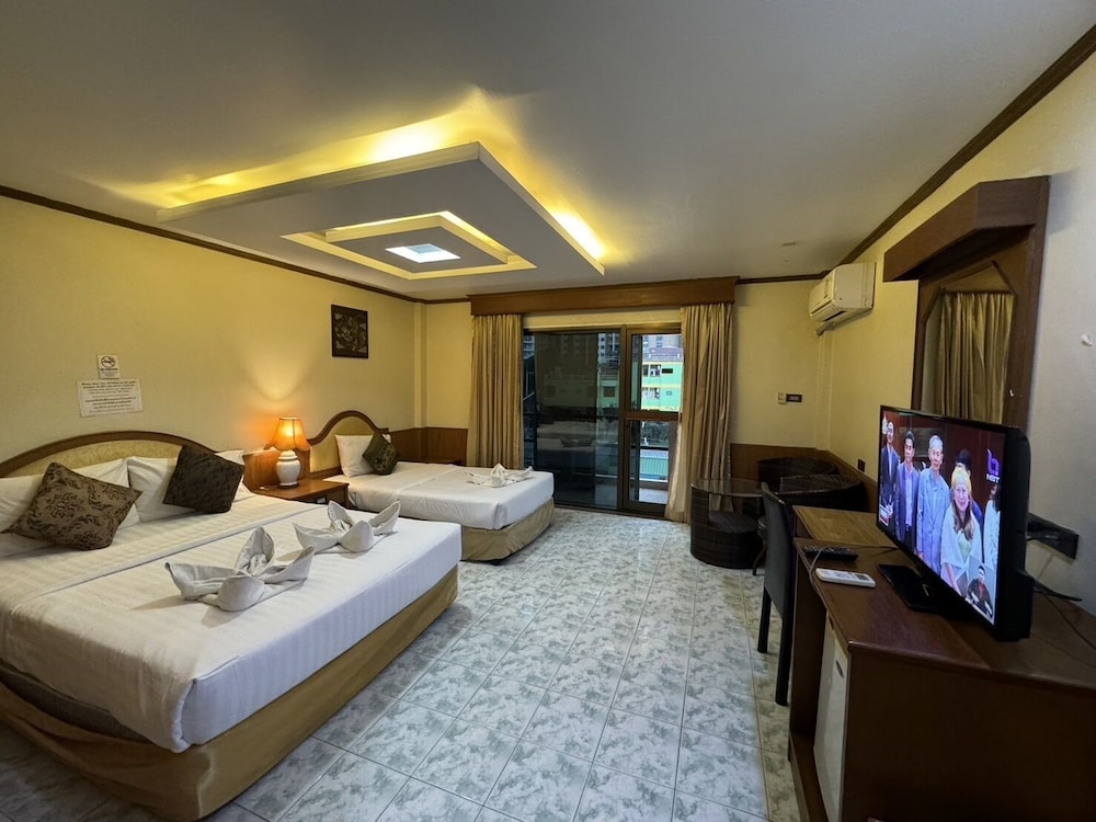 Mr.Mac's Hotel 29/50