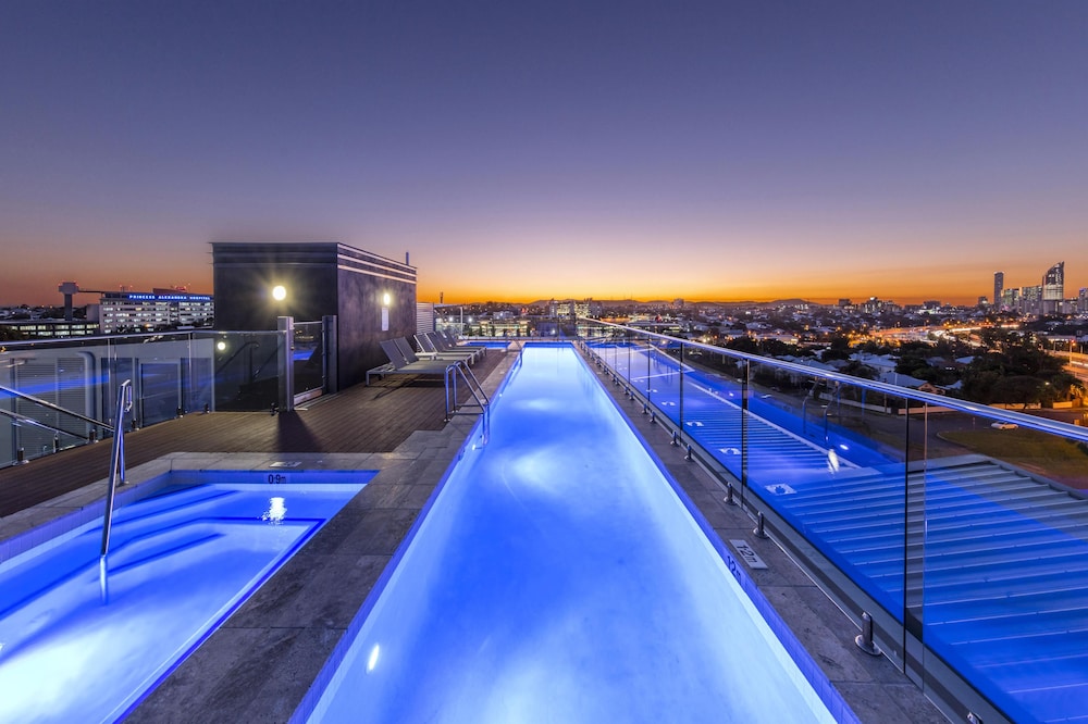 Oaks Brisbane Woolloongabba Suites 67/73