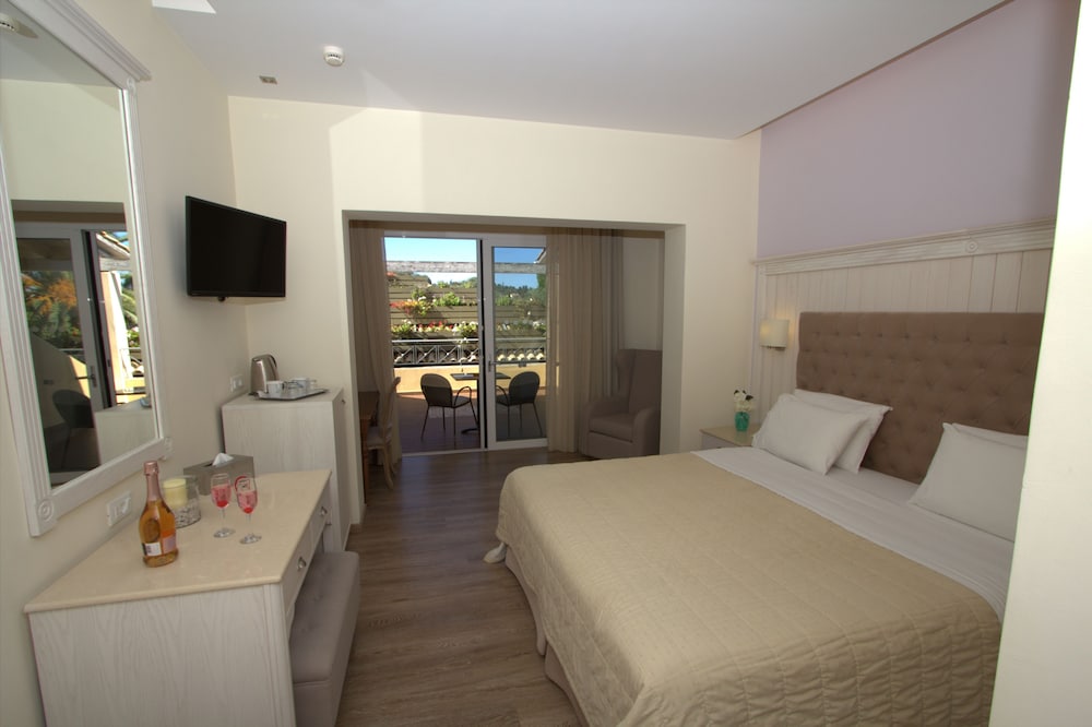 Art Hotel Debono 17/68
