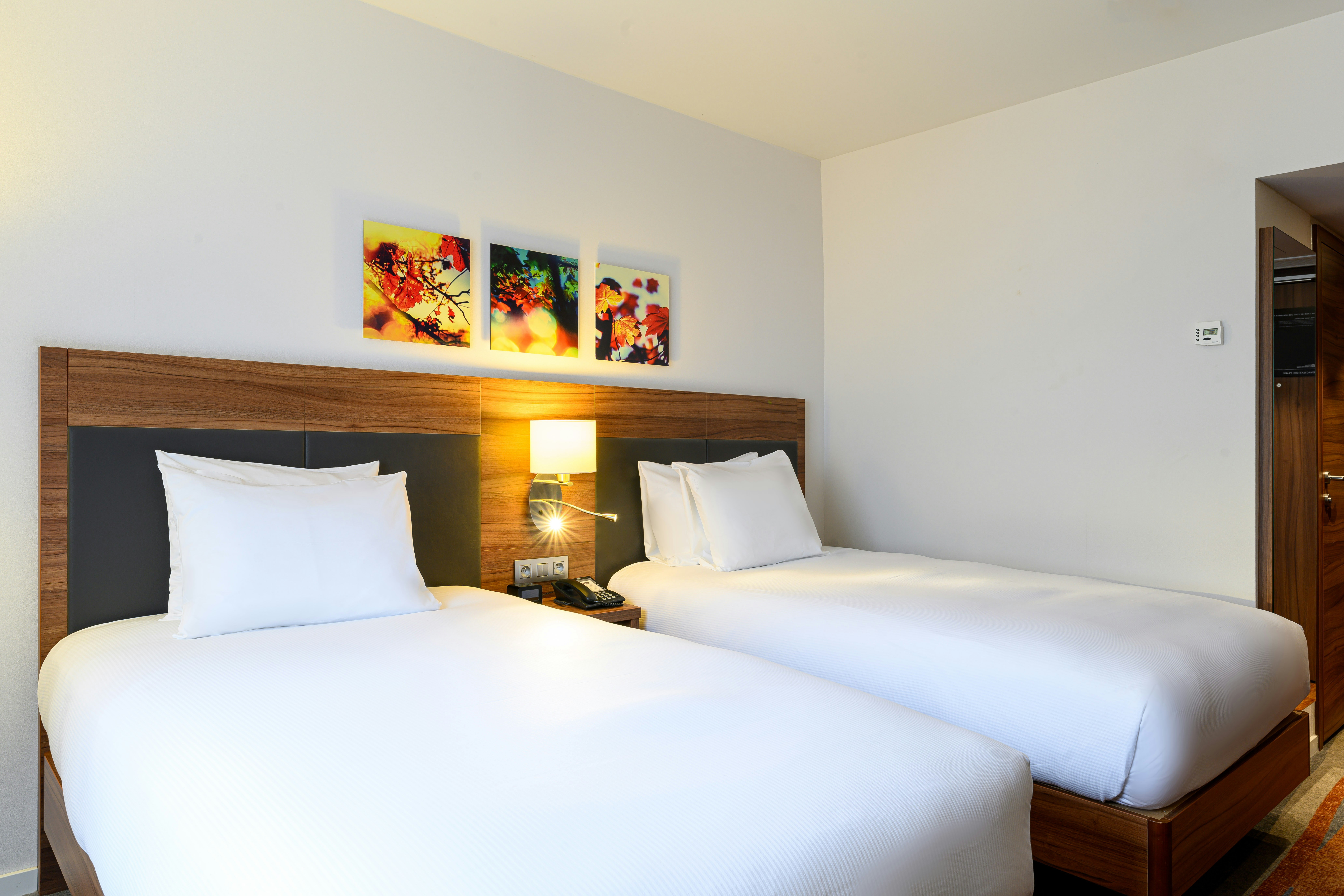 ROOM, TWIN BEDS, GARDEN VIEW