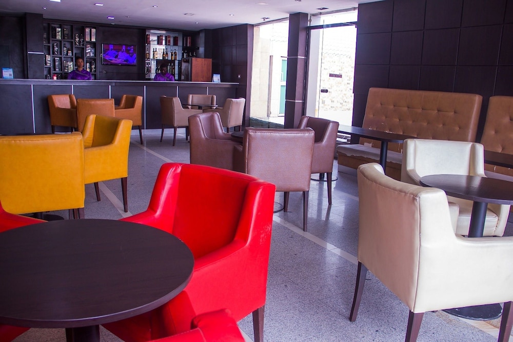 Paris Suites 56/64