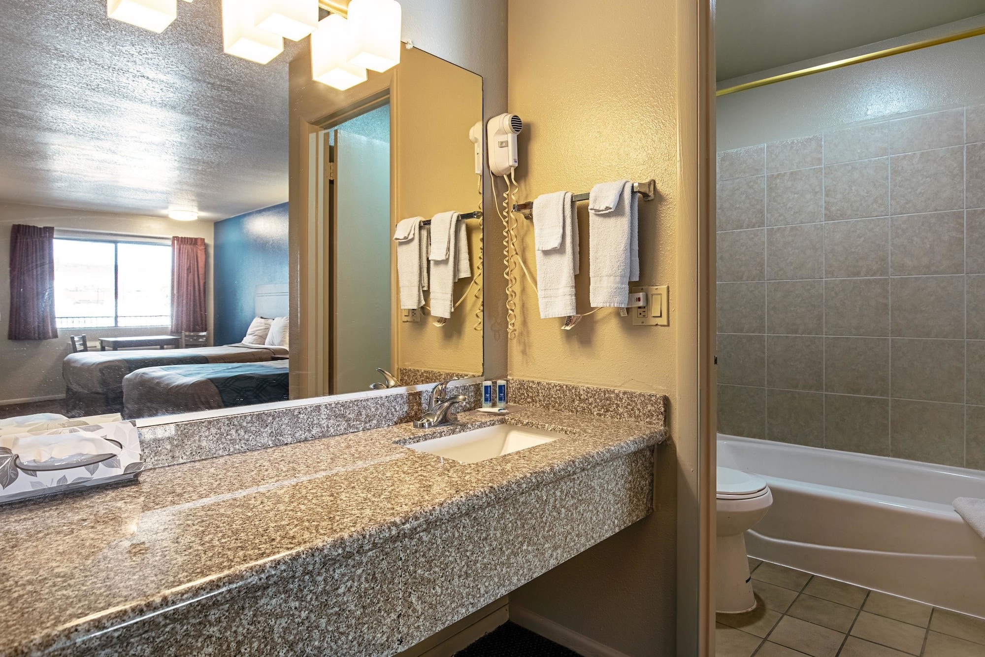 غرفة قياسية بسريرين كوين، Rodeway Inn St George North Near Pioneer Park 5/5