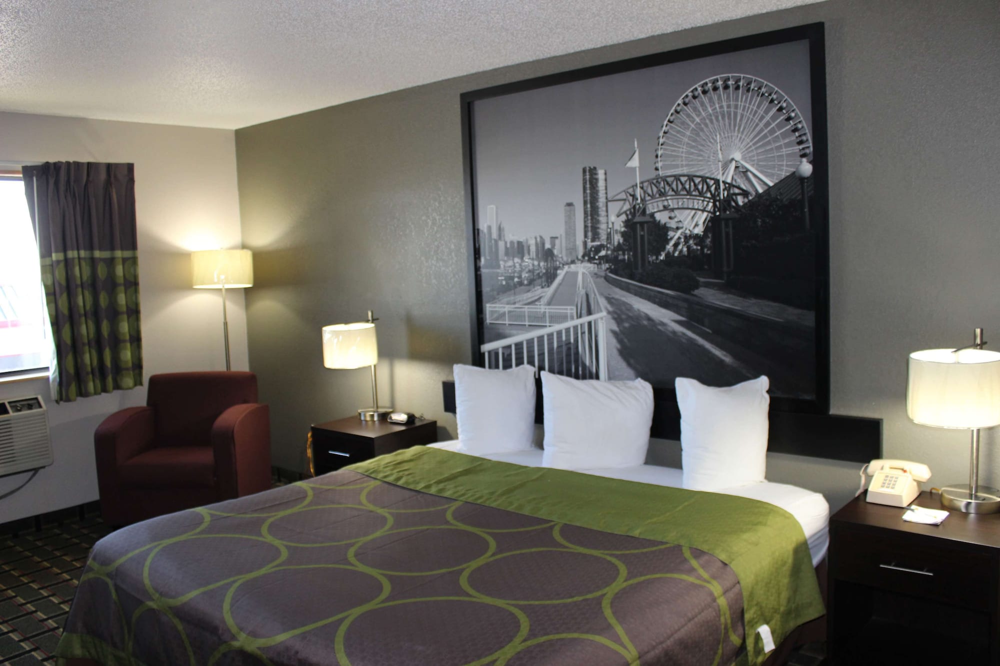 Studio, King Bed