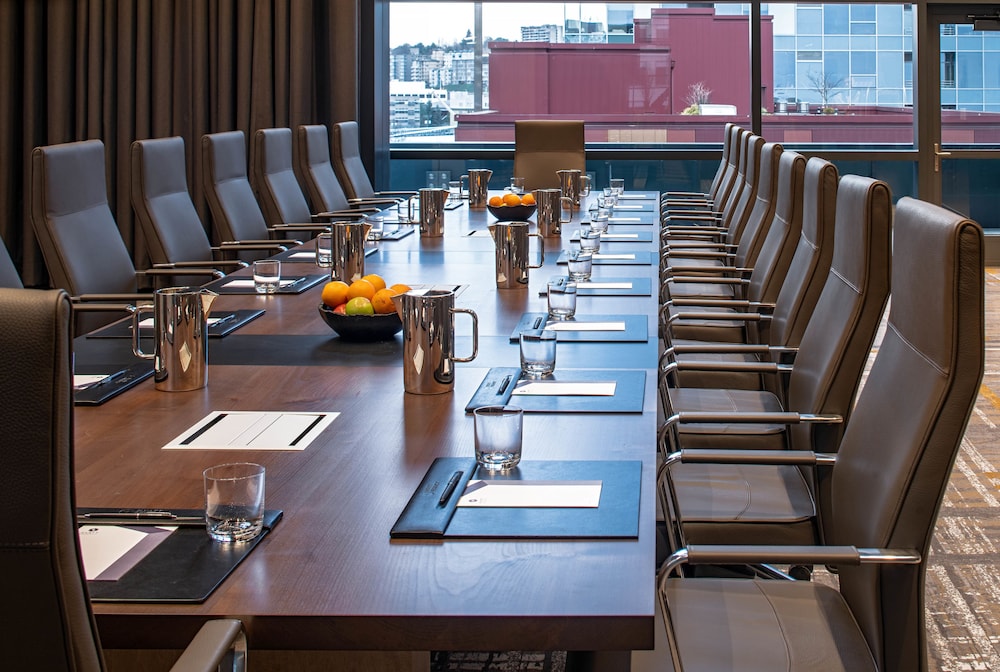 Hyatt Regency Seattle 46/63