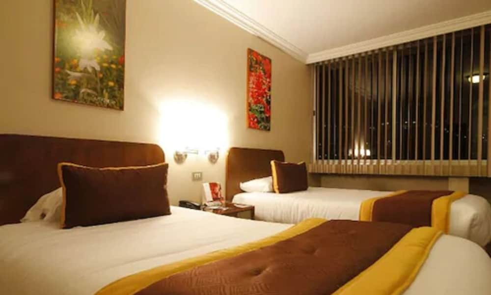 Hotel Ambato 10/40