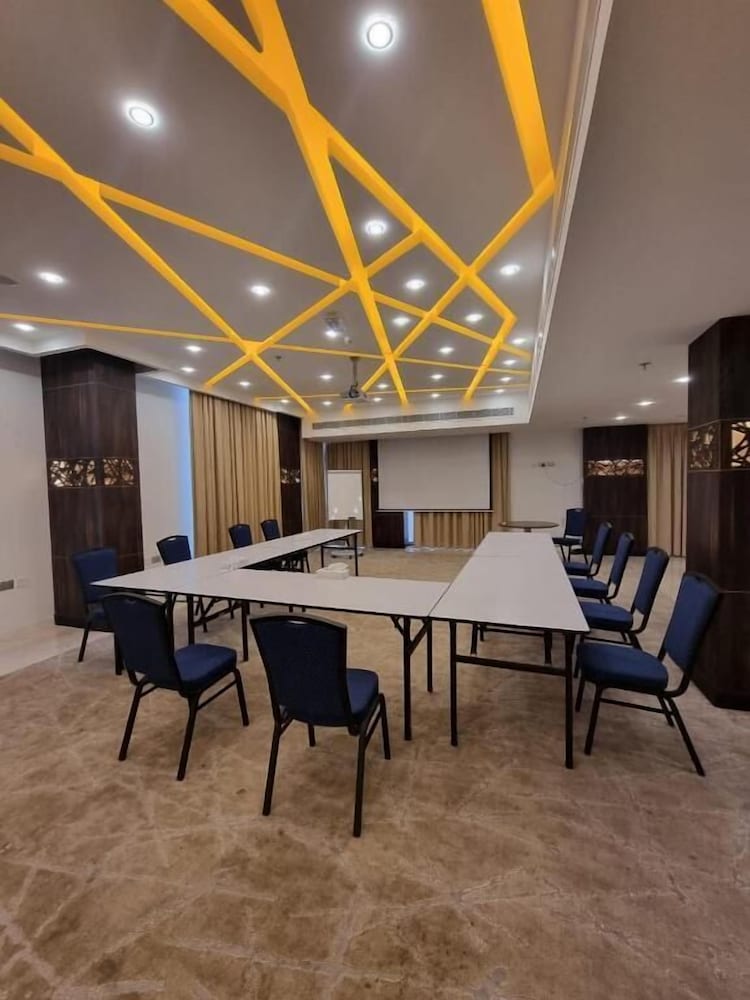 Muscat Gate Hotel 45/45