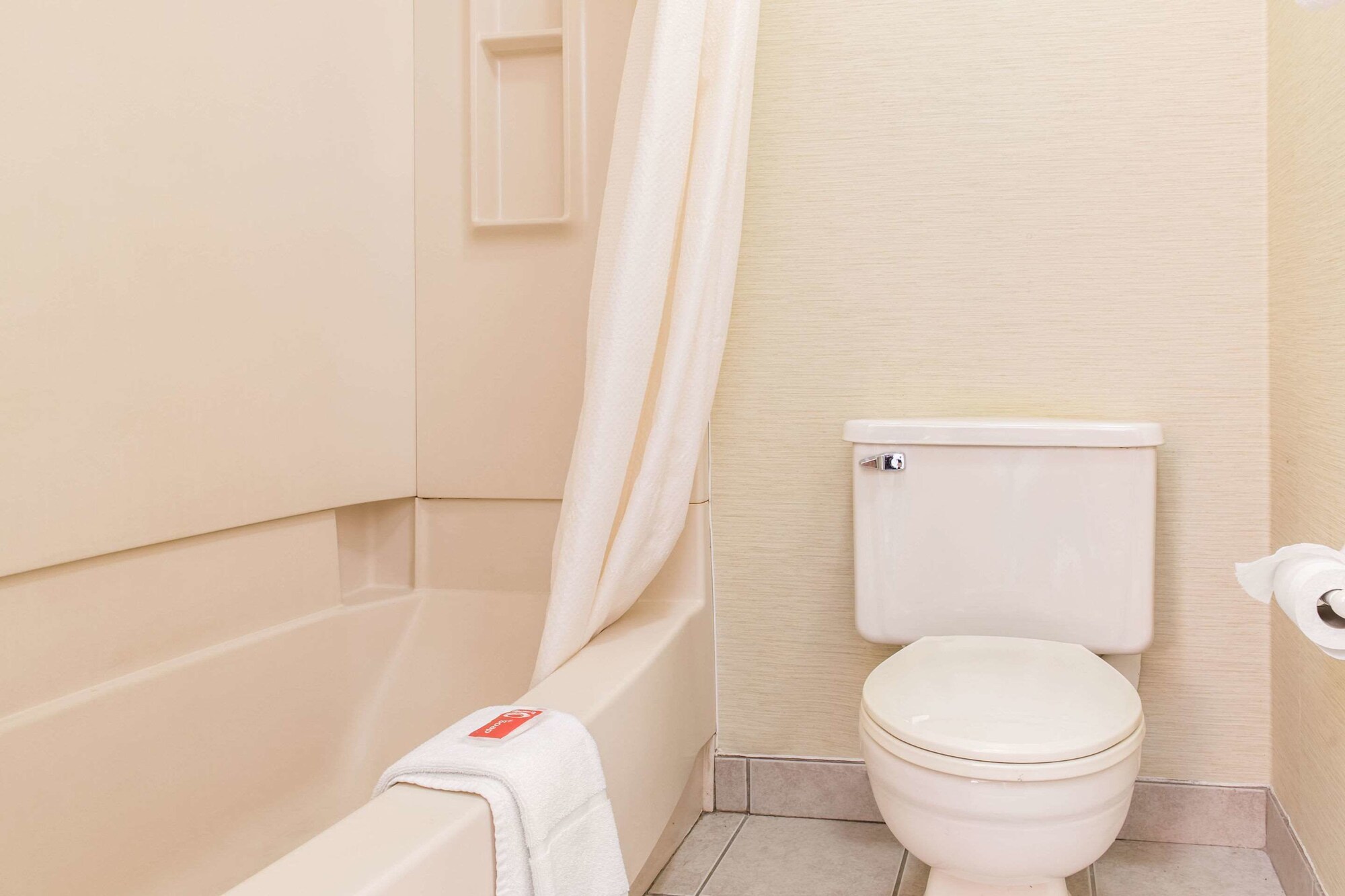 Room, Double Bed, Smoking, Accessible, Econo Lodge Holland - Toledo 4/4