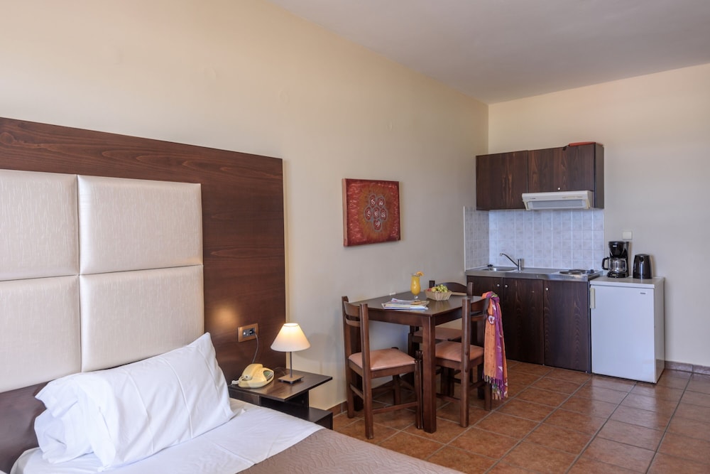 استوديو بسرير مزدوج بإطلالة على البحر مع أريكة، Theo Hotel 7/8