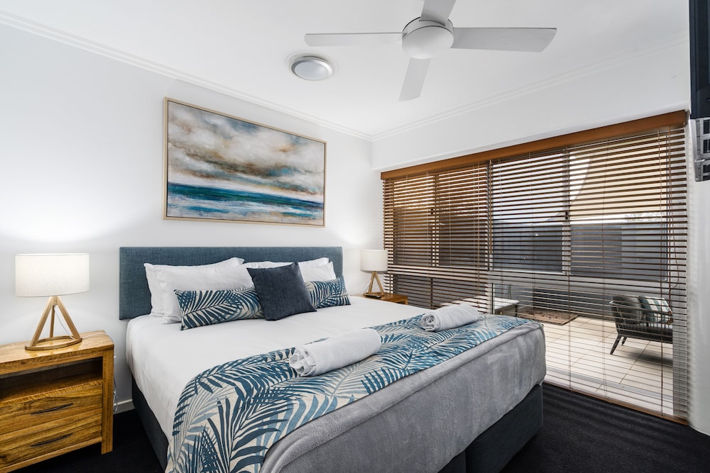 Rolling Surf Resort 16/78