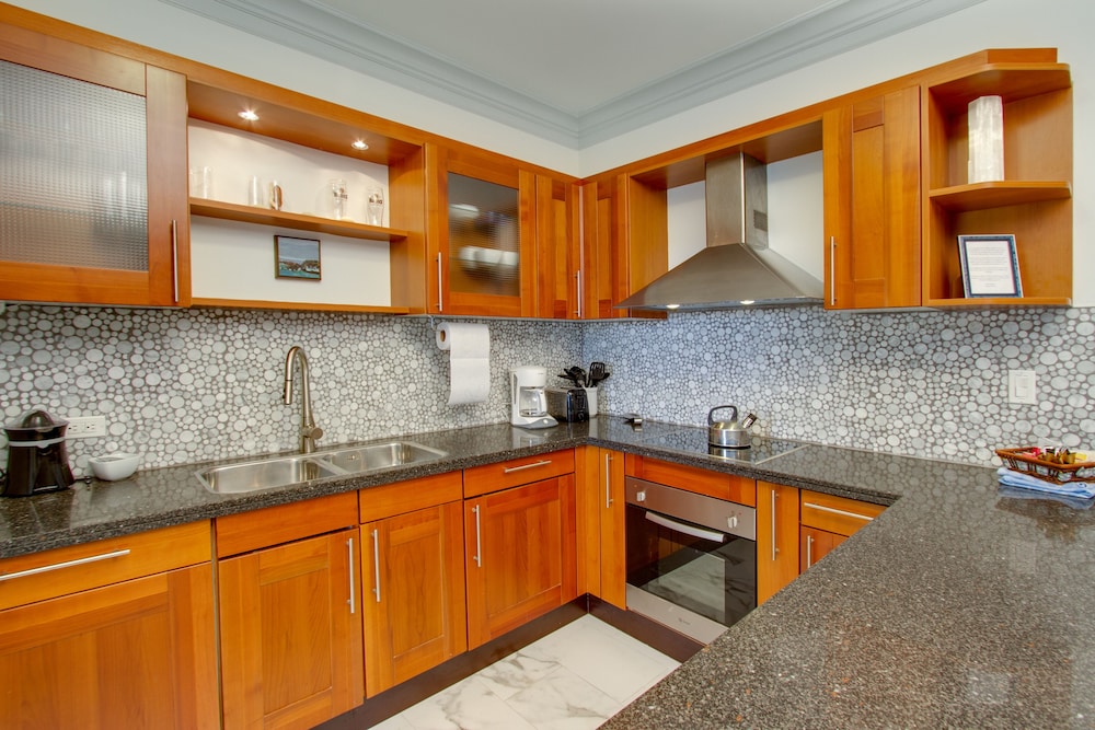 The Bellafonte - Luxury Oceanfront Hotel 3/50