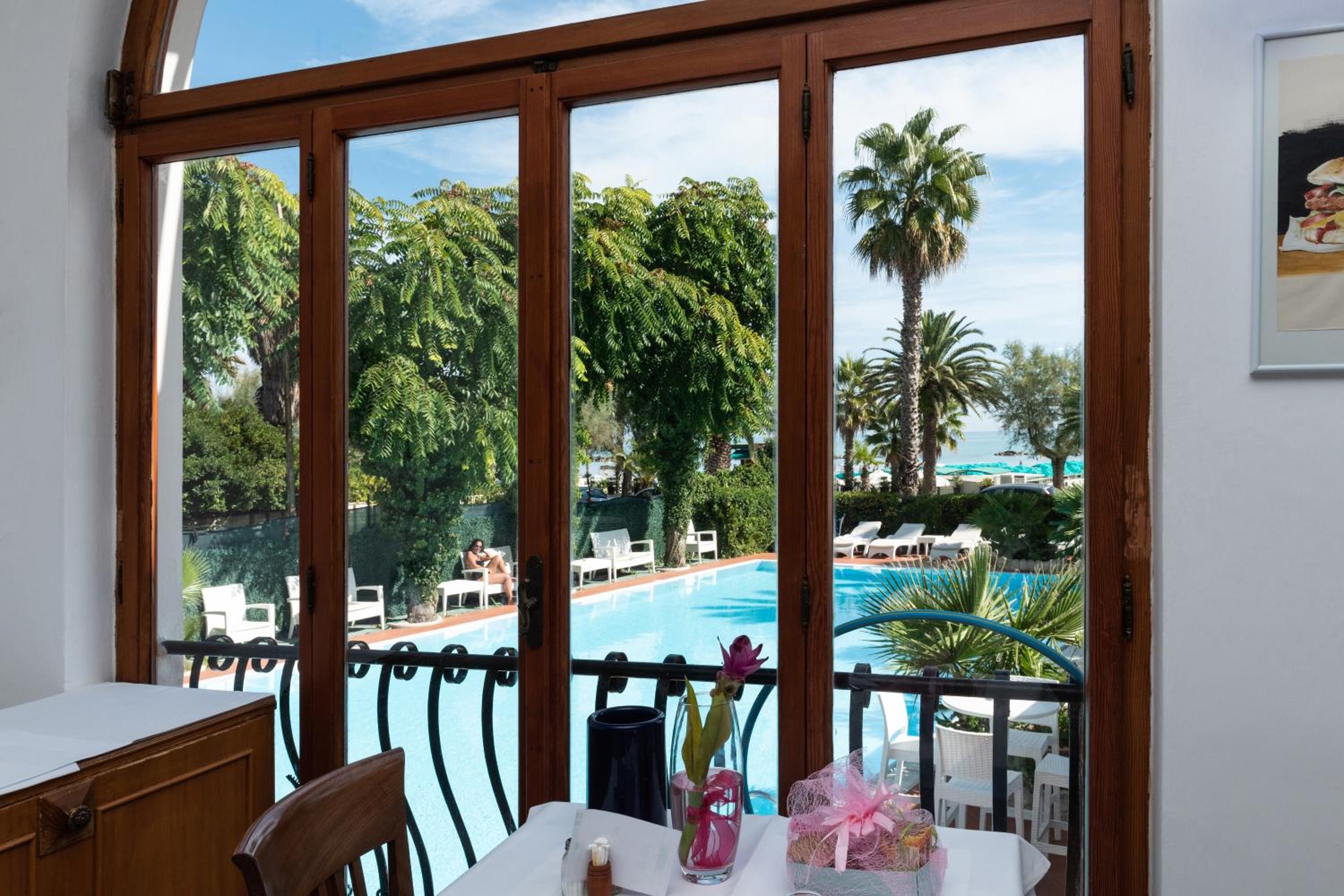 Grand Hotel Excelsior 50/66