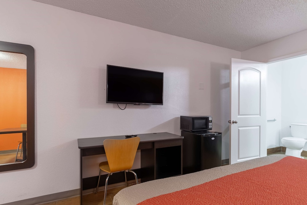 Motel6 Bryan, TX - University Area 34/44