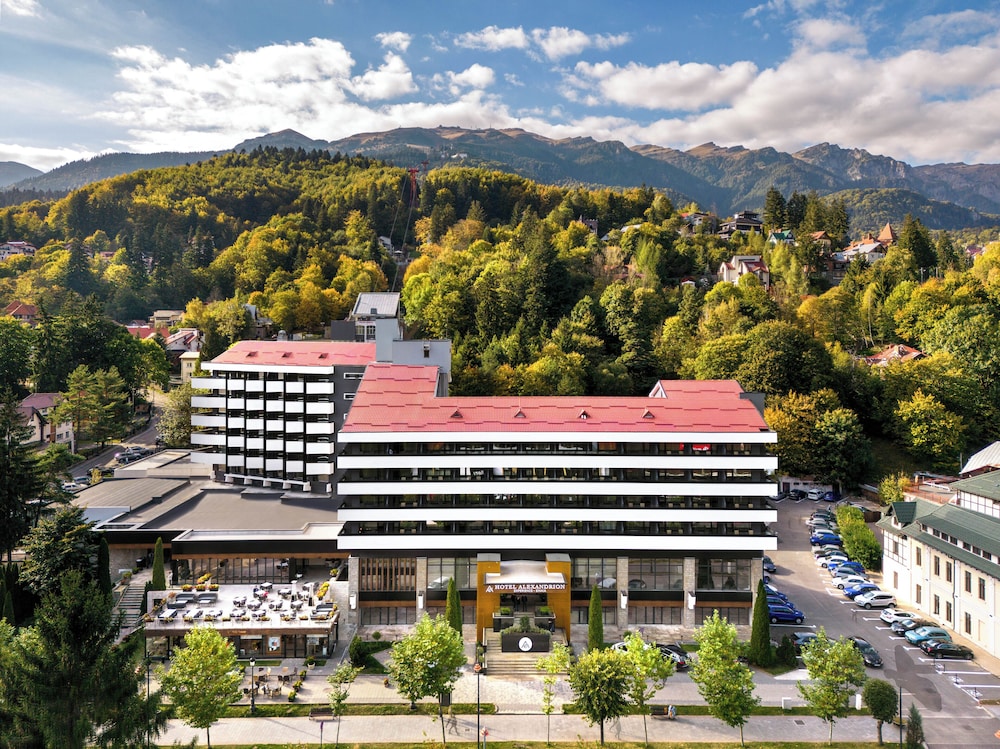 New Montana Hotel 3/50