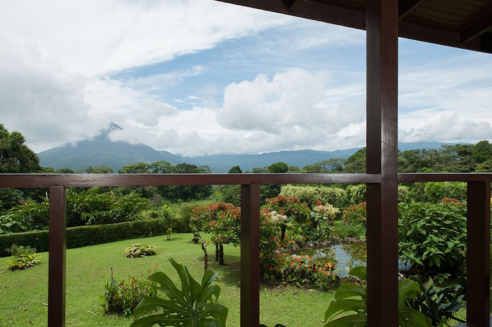 Arenal Lodge 65/73