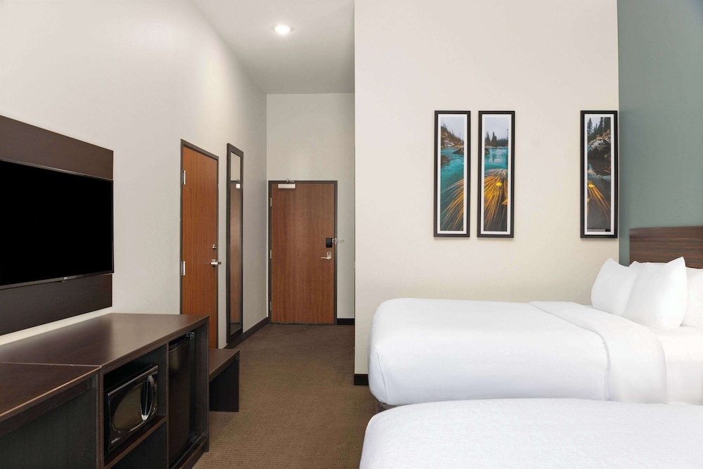 La Quinta Inn & Suites by Wyndham Wenatchee 12/34