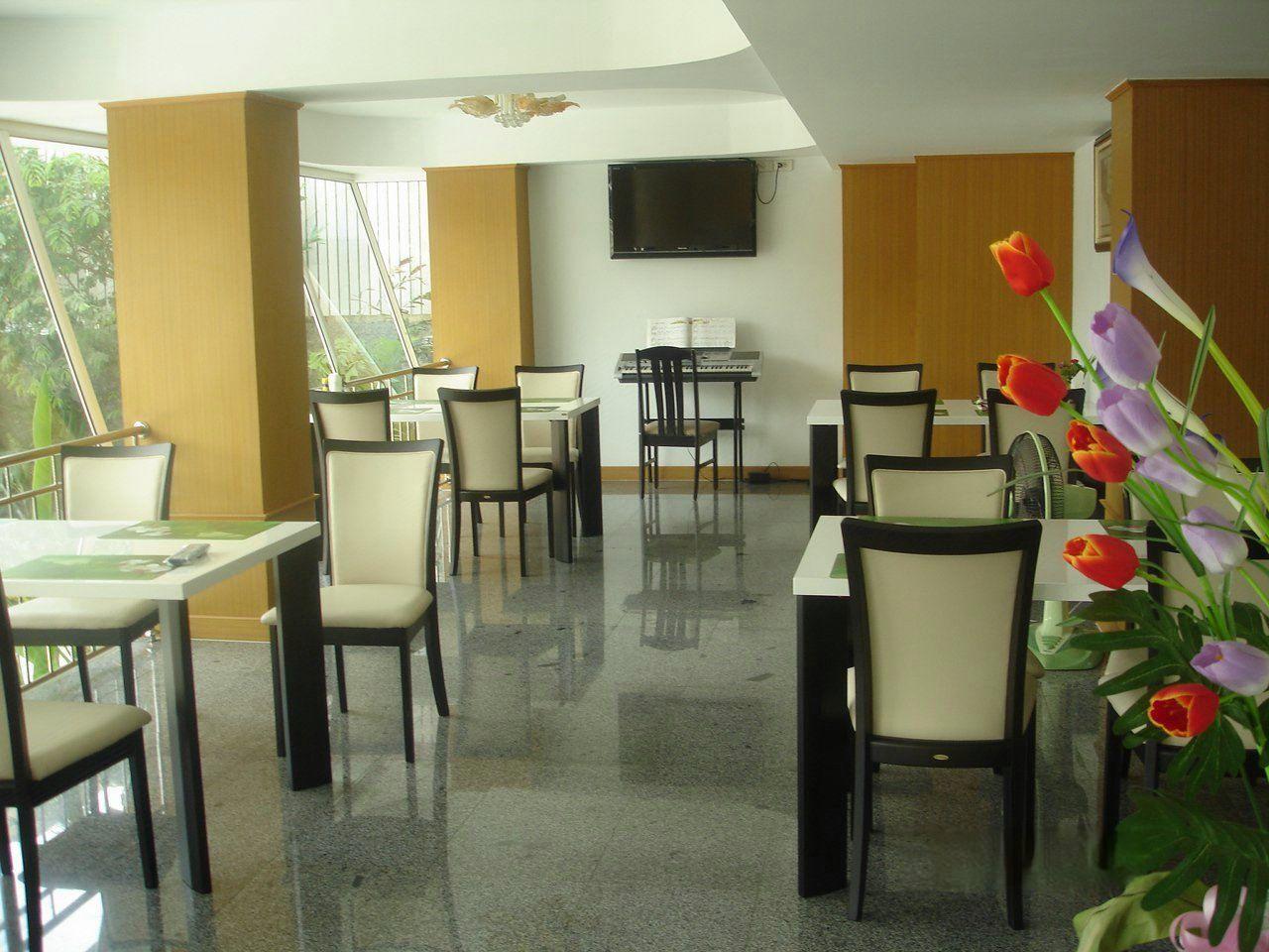 DIAMOND SWEET HOTEL 42/54