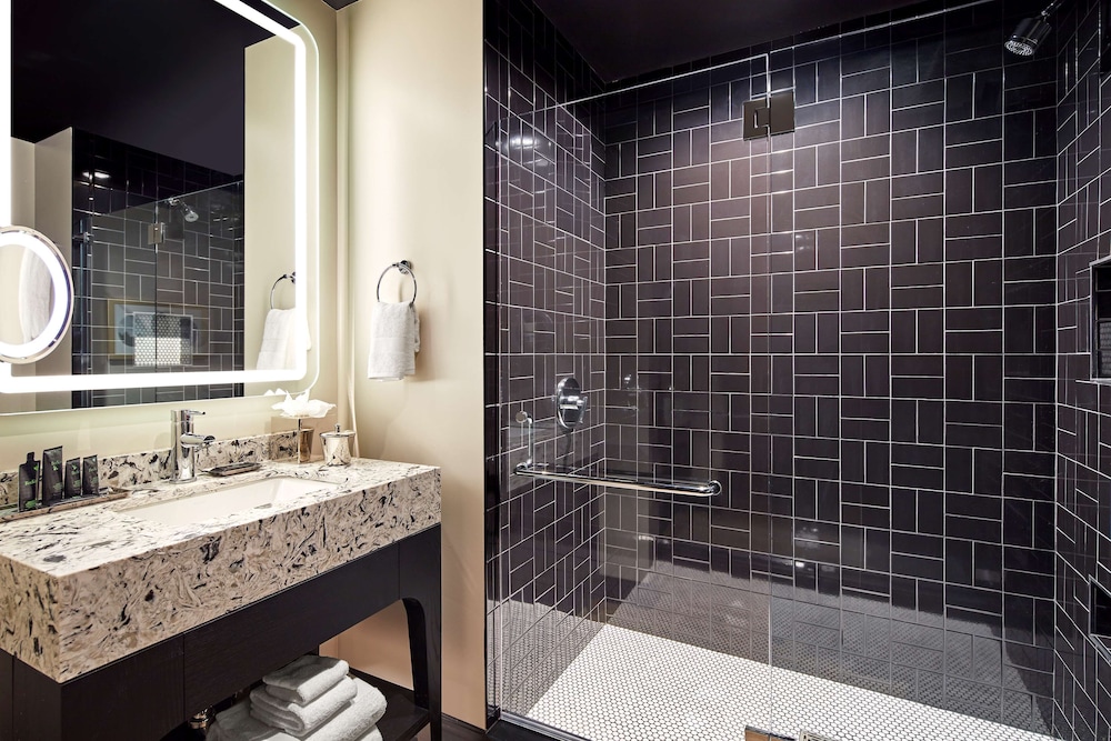 Hyatt Centric Downtown Sacramento 33/34